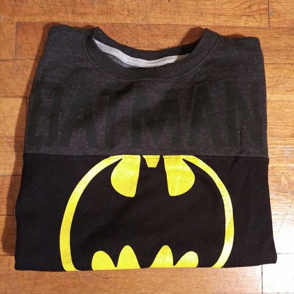 🌟$9 Item🌟 {DC Comics} Batman Sweatshirt, Unisex - Picture 2 of 4